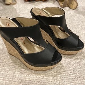 Black platform wedge. Size 6